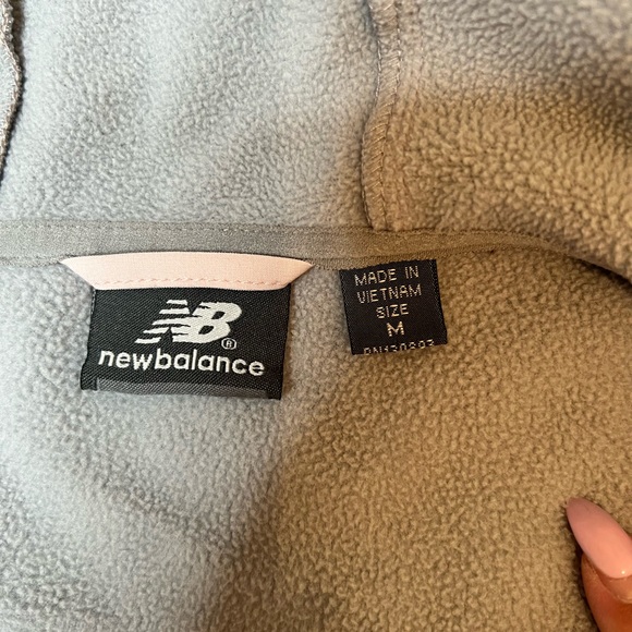 Women’s New Balance Fleece Lined Soft Pink Jacket - Picture 9 of 11